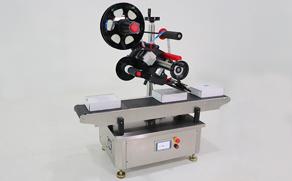 全自動貼標(biāo)機(jī)與自動貼標(biāo)機(jī)的區(qū)別在哪？