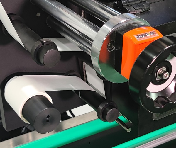 吸貼貼標(biāo)機(jī),貼標(biāo)機(jī),全自動(dòng)貼標(biāo)機(jī)